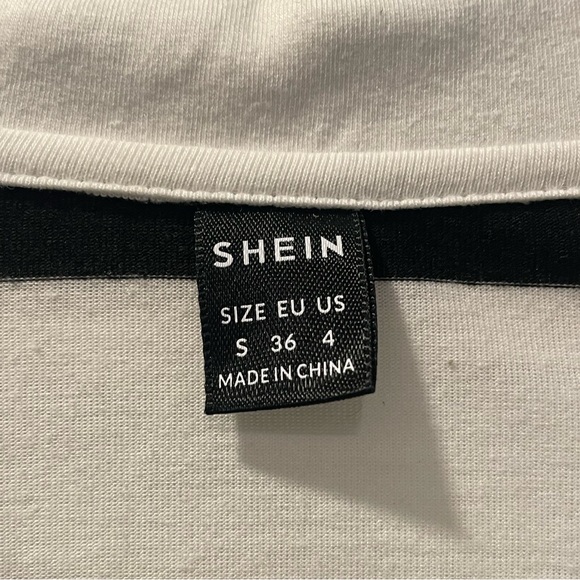 Half button up cropped long sleeve top - Picture 3 of 3